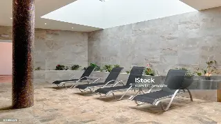 深度解析:杭州桑拿按摩专业教程,提升你的按摩技巧 海报
