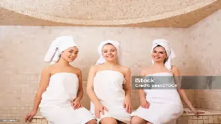 解锁桑拿新境界：从蒸汽到药浴，你的身体在呼唤哪种“蒸”享受？ 海报